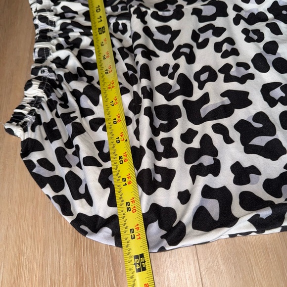 Leopard Print Women's Pajama Set - Picture 10 of 12